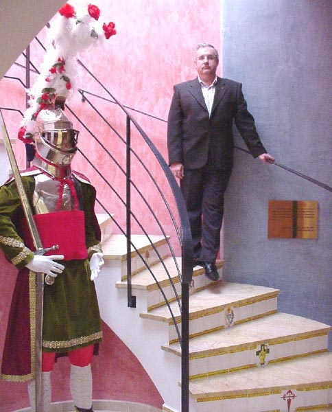 Pelegrín Martínez Porlán, elegido Nazareno de Honor de la Semana Santa de 2004, Foto 1