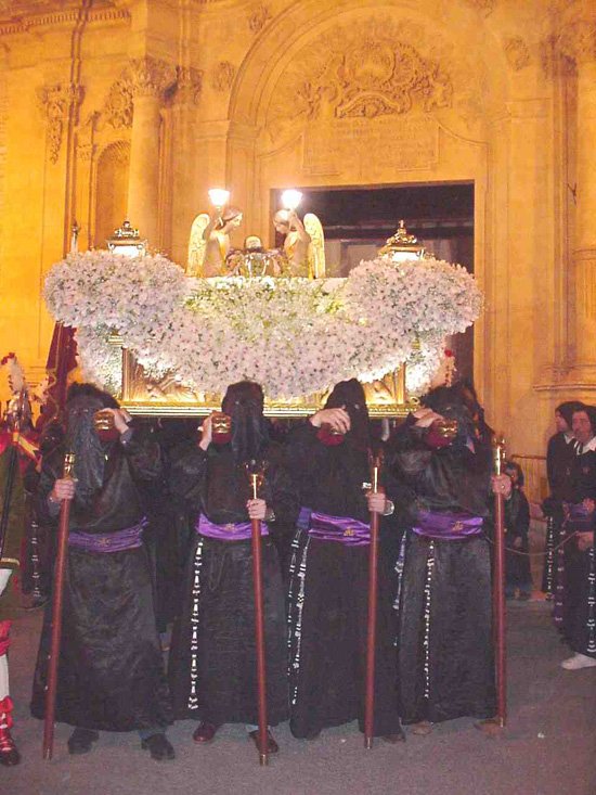 El duelo presidió la procesión del Santo Entierro el Viernes Santo, Foto 2