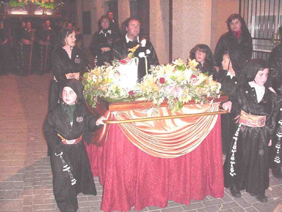 El duelo presidió la procesión del Santo Entierro el Viernes Santo, Foto 3 El duelo presidió la procesión del Santo Entierro el Viernes Santo, Foto 3