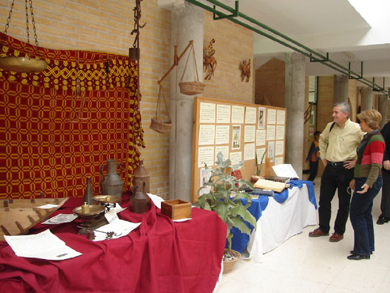 El Quijote, protagonista de la Semana Cultural organizada por el C.P. Tierno Galvn, Foto 1