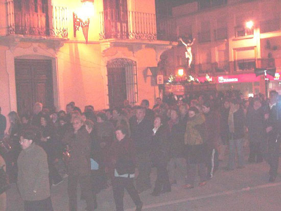 Numerosas personas participaron en el Va Crucis organizado por la Hermandad de Jess en el Calvario y Santa Cena, Foto 6