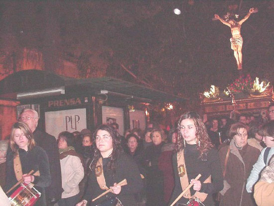 Numerosas personas participaron en el Va Crucis organizado por la Hermandad de Jess en el Calvario y Santa Cena, Foto 3