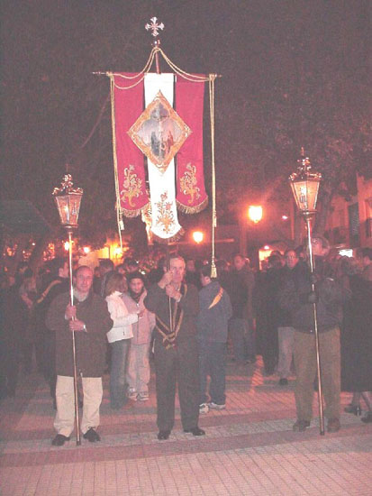 Numerosas personas participaron en el Va Crucis organizado por la Hermandad de Jess en el Calvario y Santa Cena, Foto 2